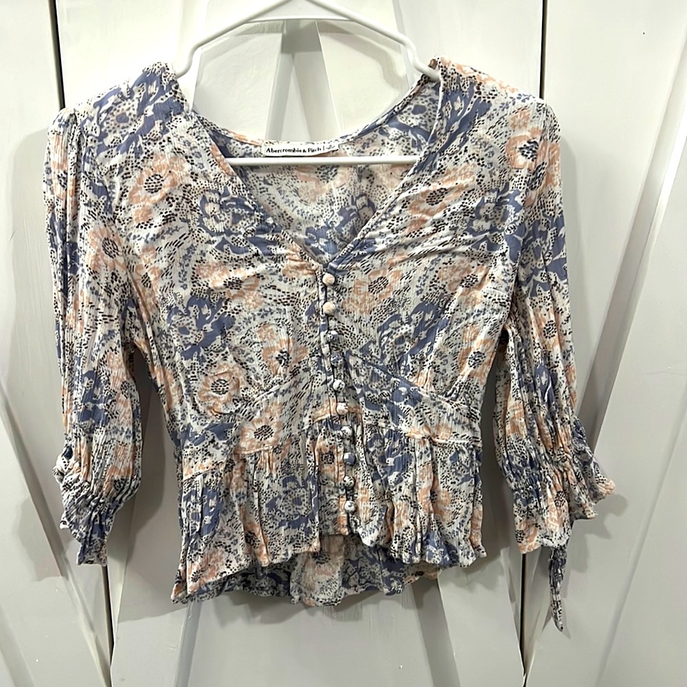 Floral blue, white, orange Abercrombie blouse. Size small